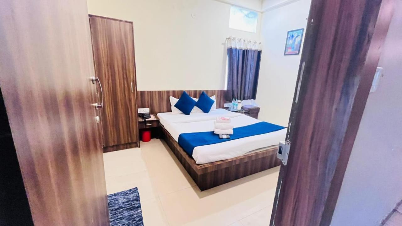 Hotel Ashoka Palace Ujjain Dış mekan fotoğraf