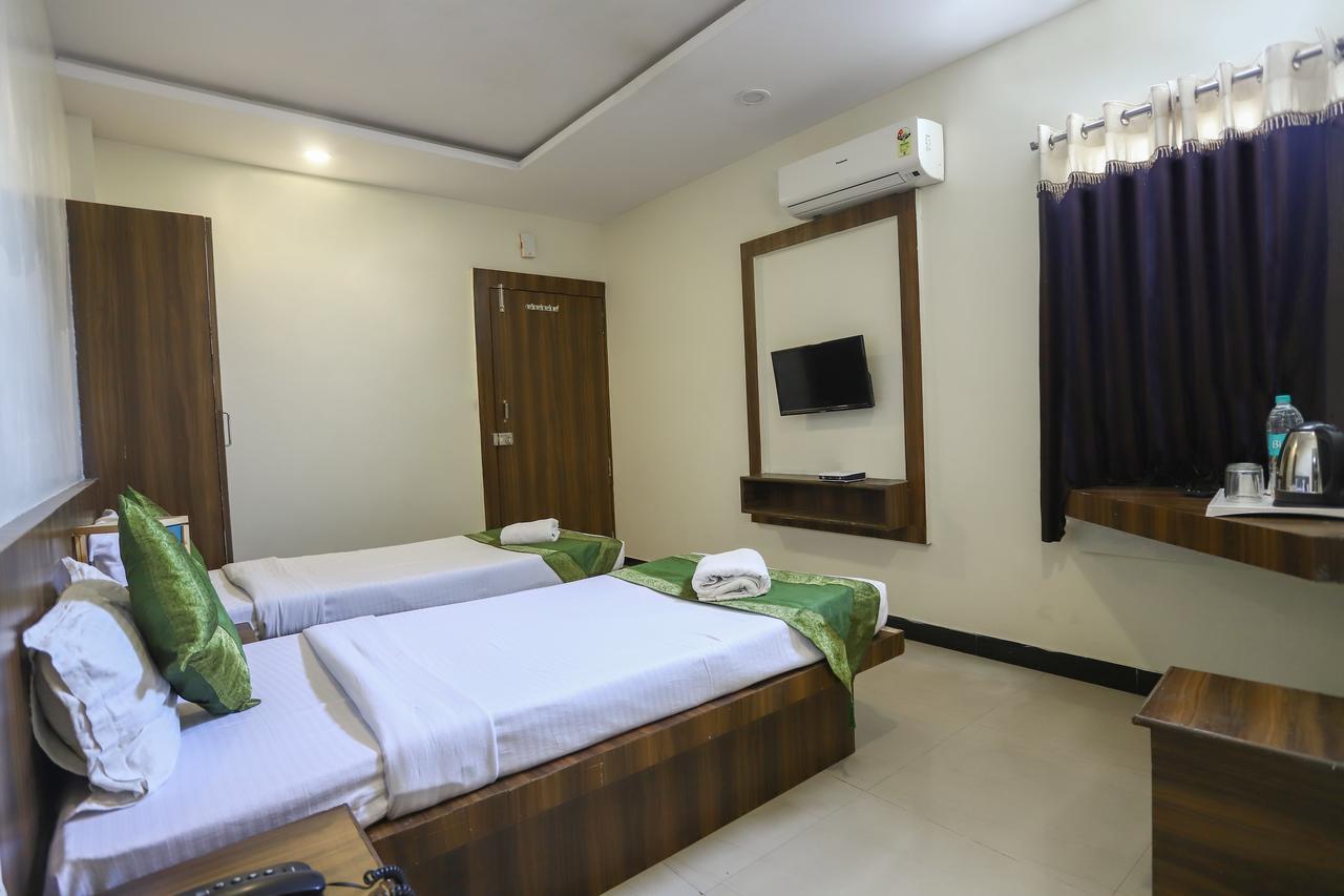 Hotel Ashoka Palace Ujjain Dış mekan fotoğraf