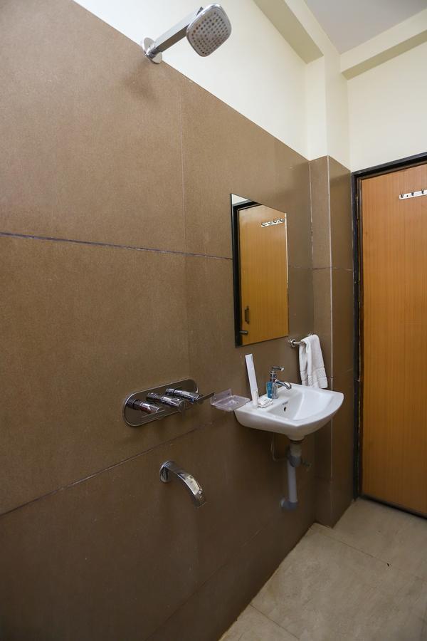 Hotel Ashoka Palace Ujjain Dış mekan fotoğraf